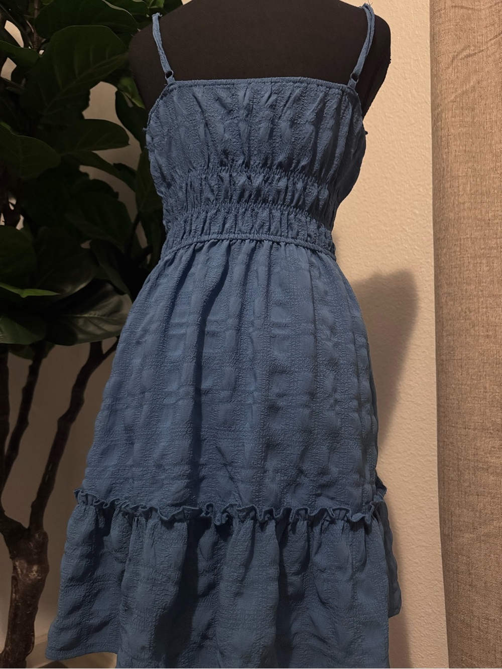 June & Hudson Blue Textured Smocked Midi Dress Size S - Picture 2 of 6